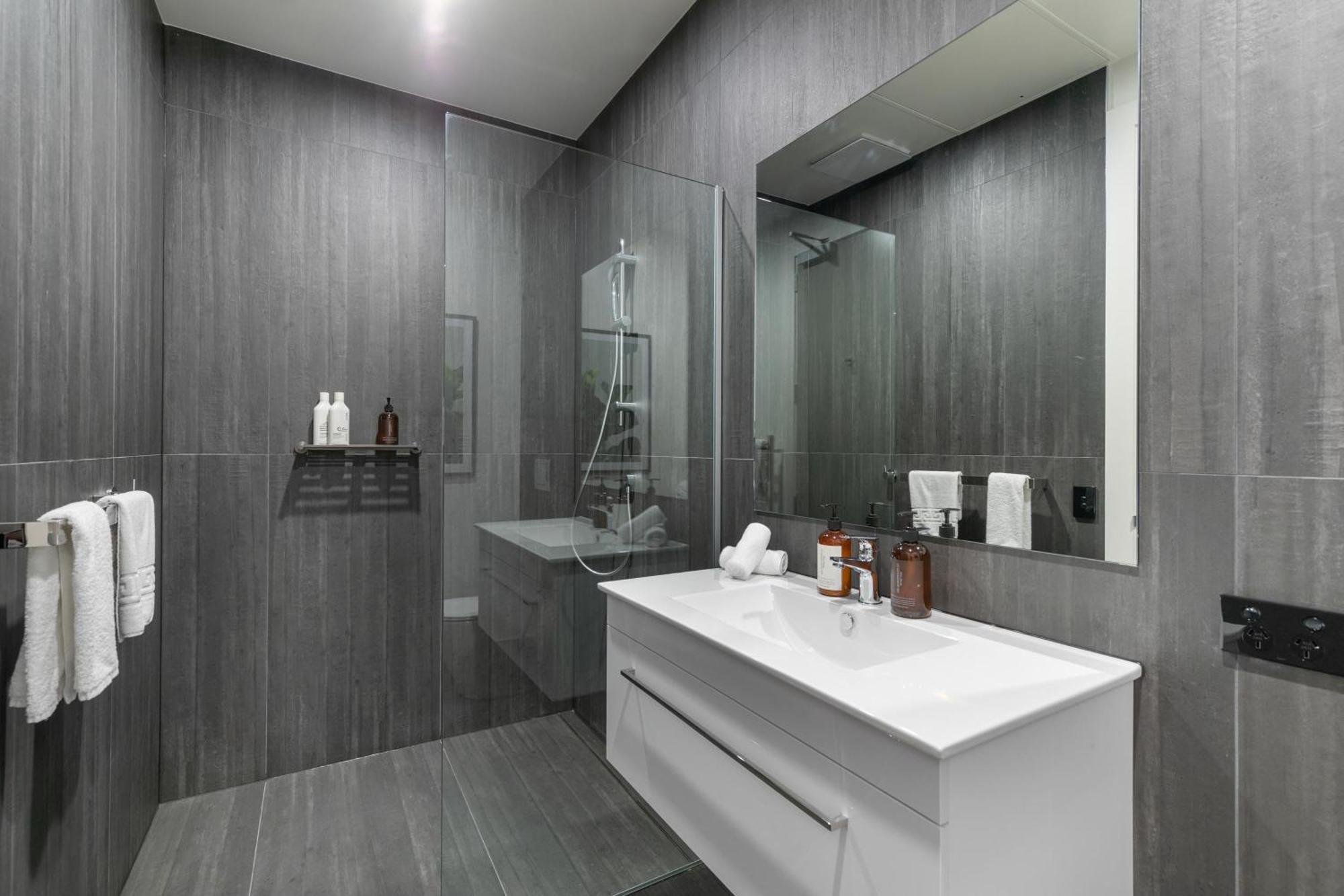 12Th Avenue Suites Queenstown Exteriör bild