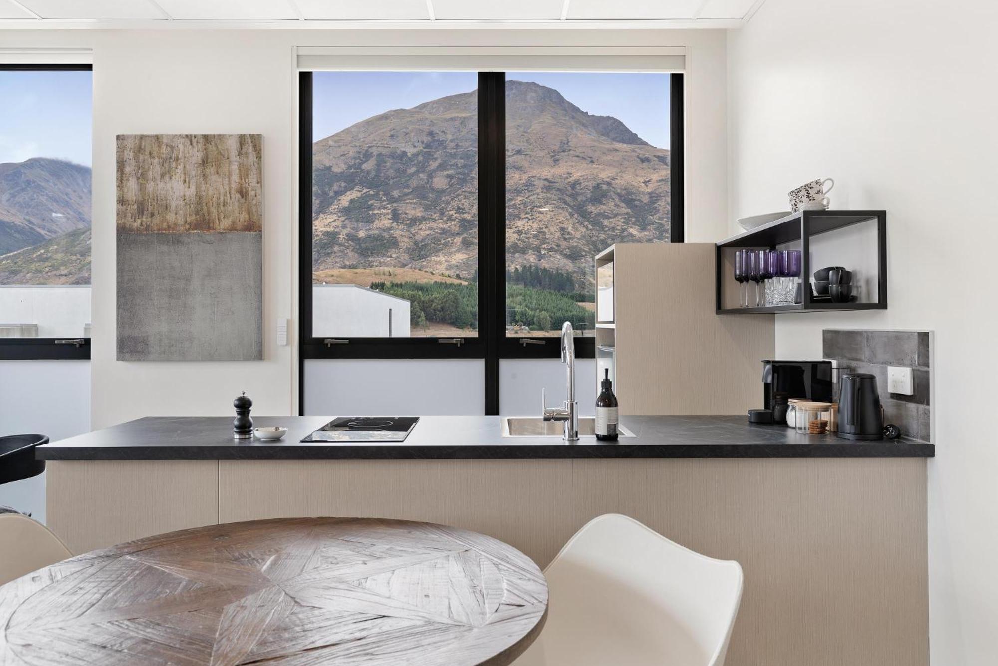 12Th Avenue Suites Queenstown Exteriör bild